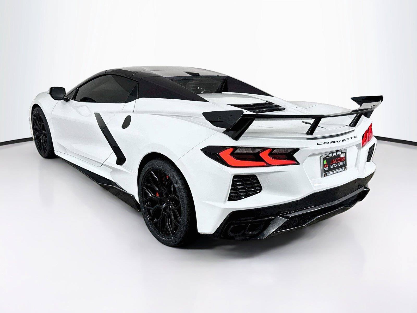 Used 2024 Chevrolet Corvette Stingray Preferred Conv w/ 2LT RWD image 3