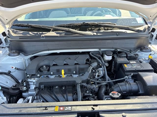 Certified 2025 Hyundai Venue SEL image 24