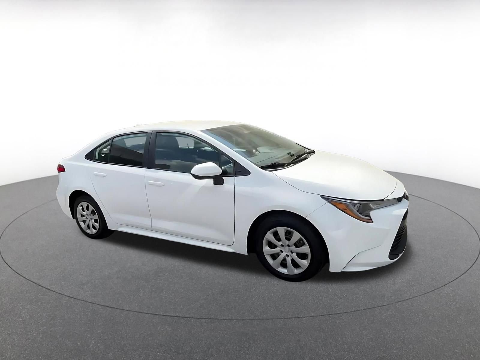 Used 2025 Toyota Corolla LE video 2