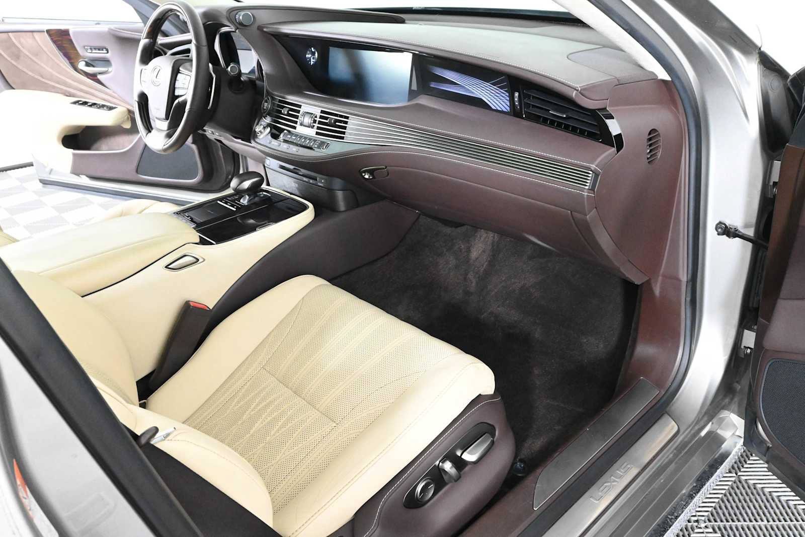Used 2018 Lexus LS 500 w/ Interior Upgrade Package RWD image 11