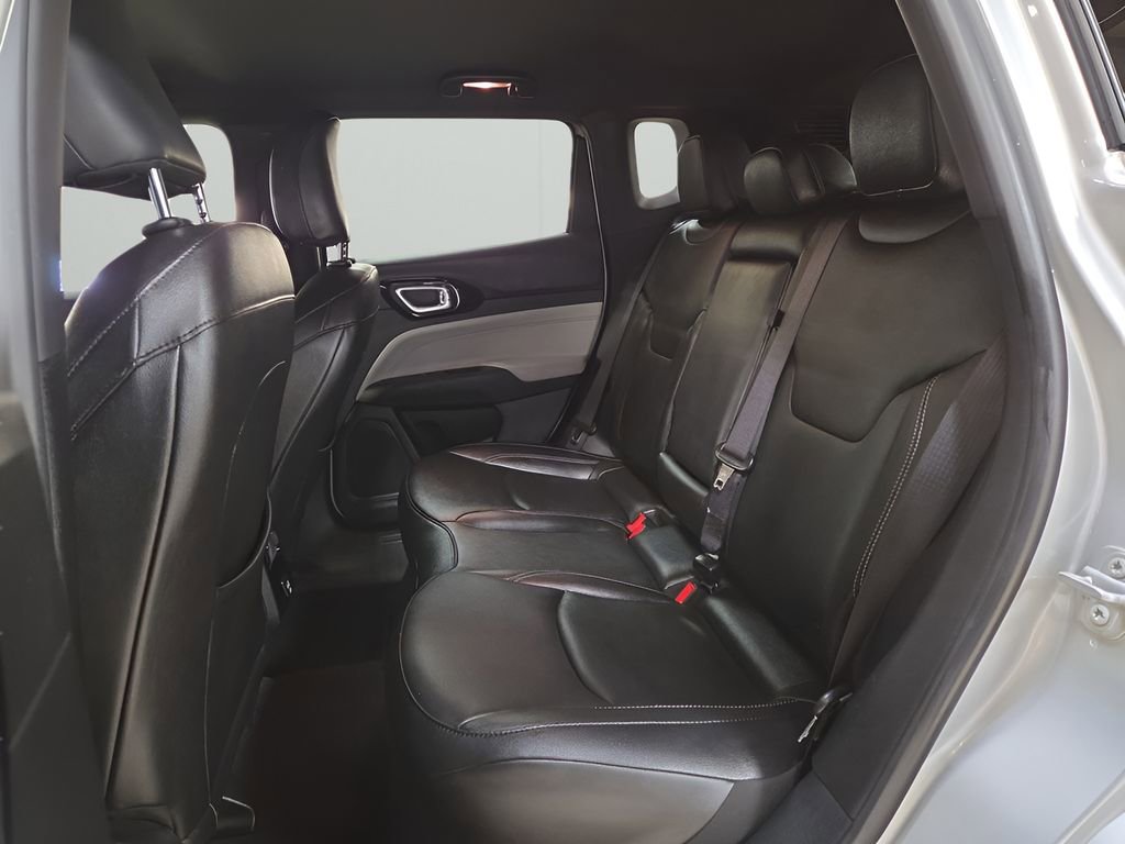 Used 2025 Jeep Compass Limited image 22