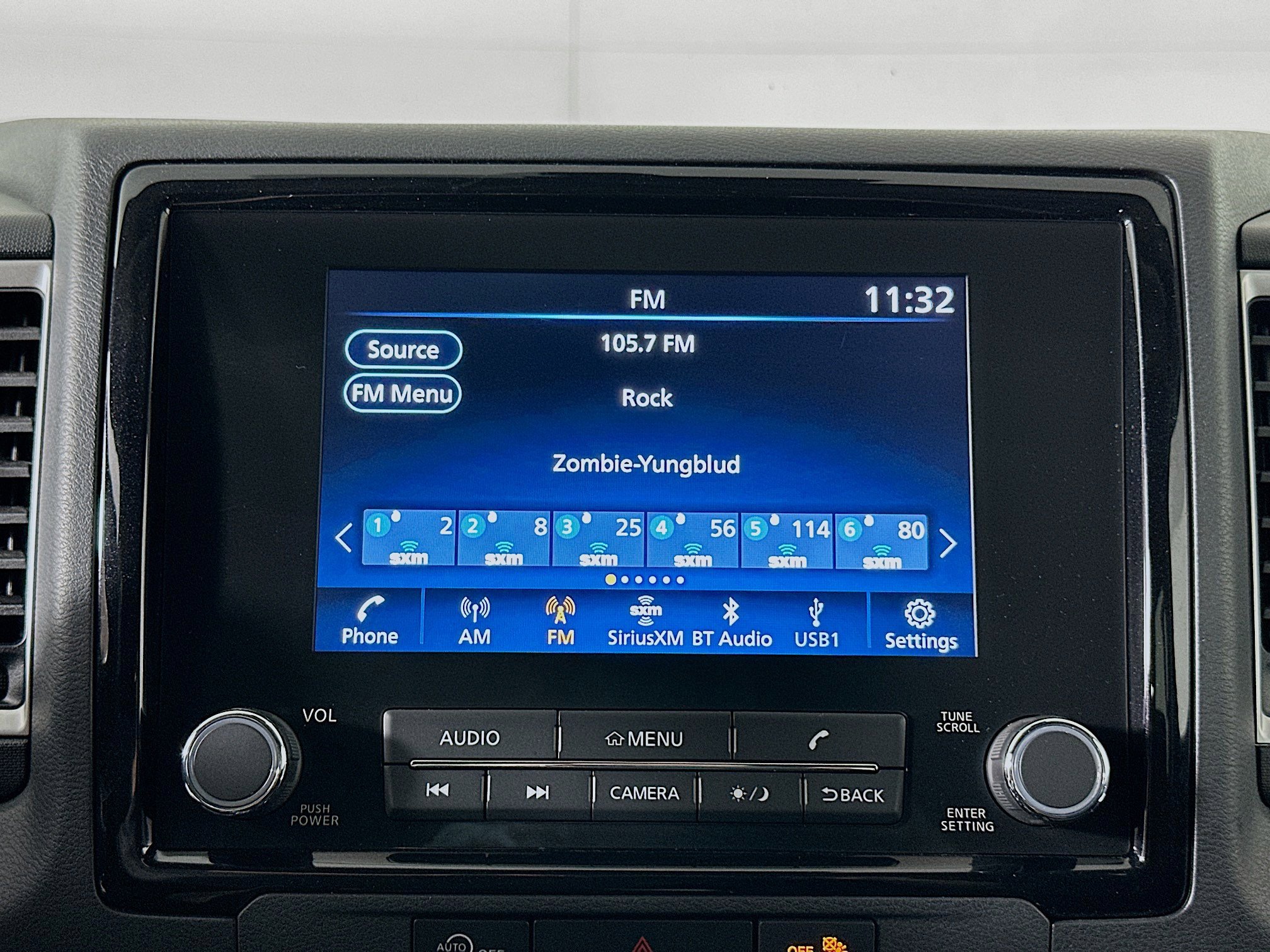 Used 2024 Nissan Frontier SV image 19