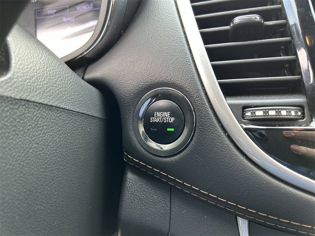 Used 2020 Chevrolet Trax LT w/ LT Convenience Package image 29