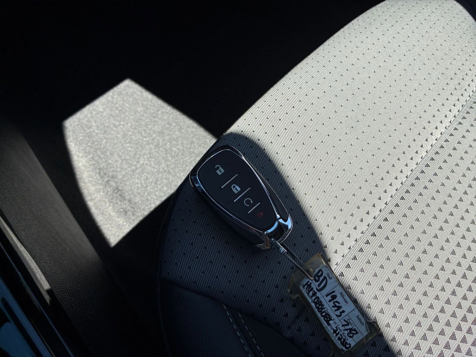 Used 2025 Chevrolet Trax LT FWD image 21
