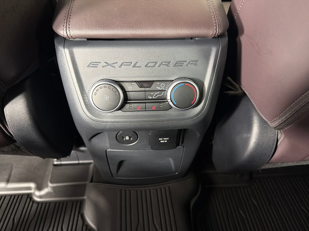 Used 2025 Ford Explorer Platinum w/ Ultimate Package AWD/4WD image 18