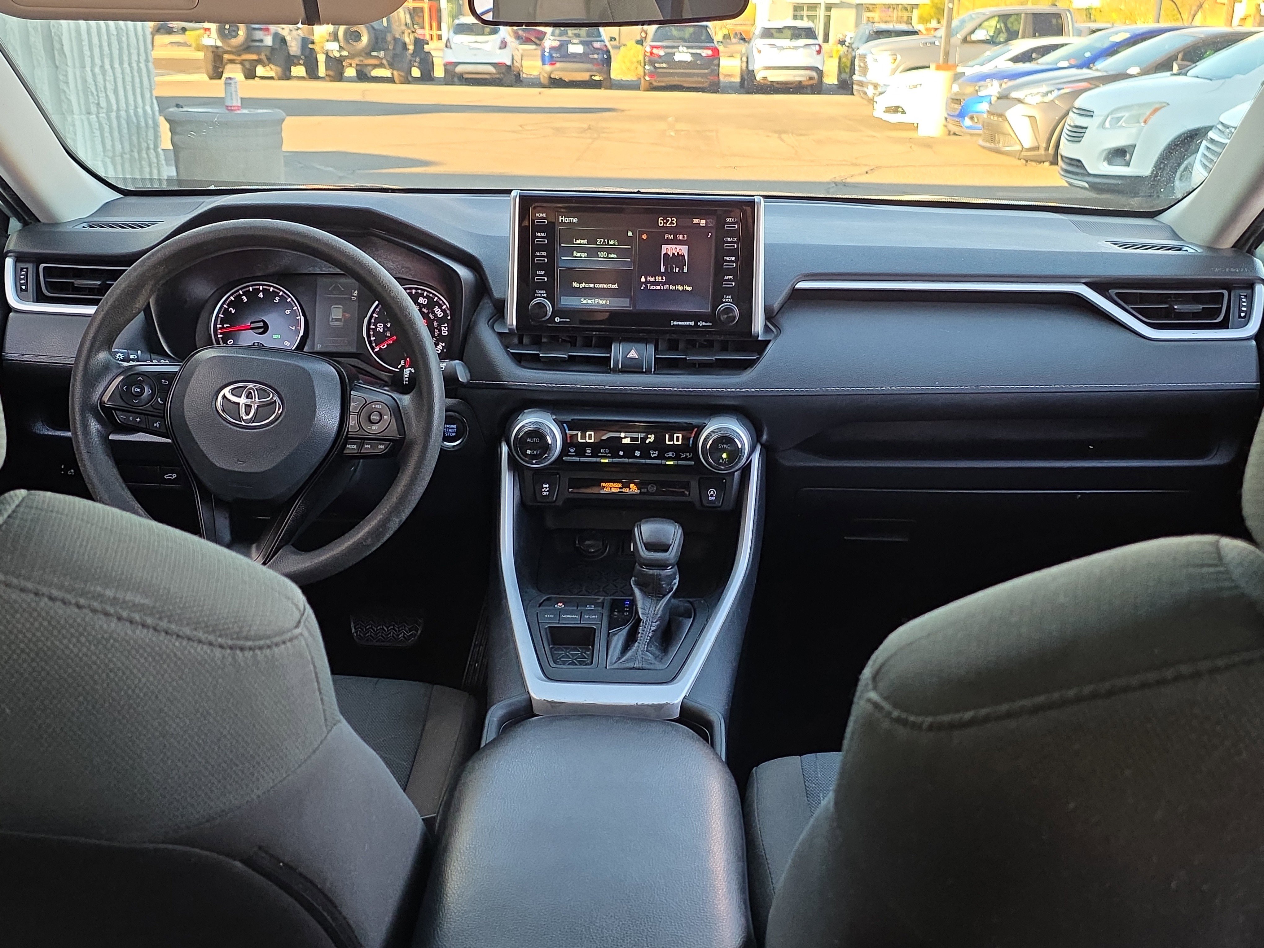 Used 2021 Toyota RAV4 XLE w/ Convenience Package image 24