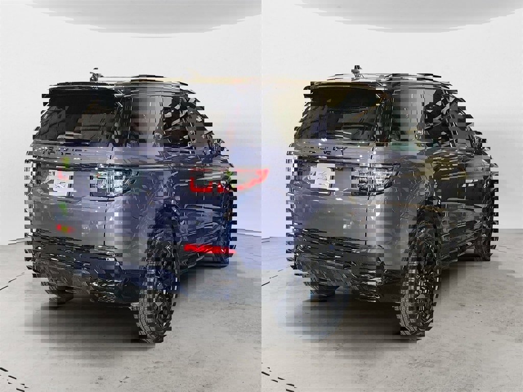 New 2024 Land Rover Discovery Sport Dynamic SE image 5