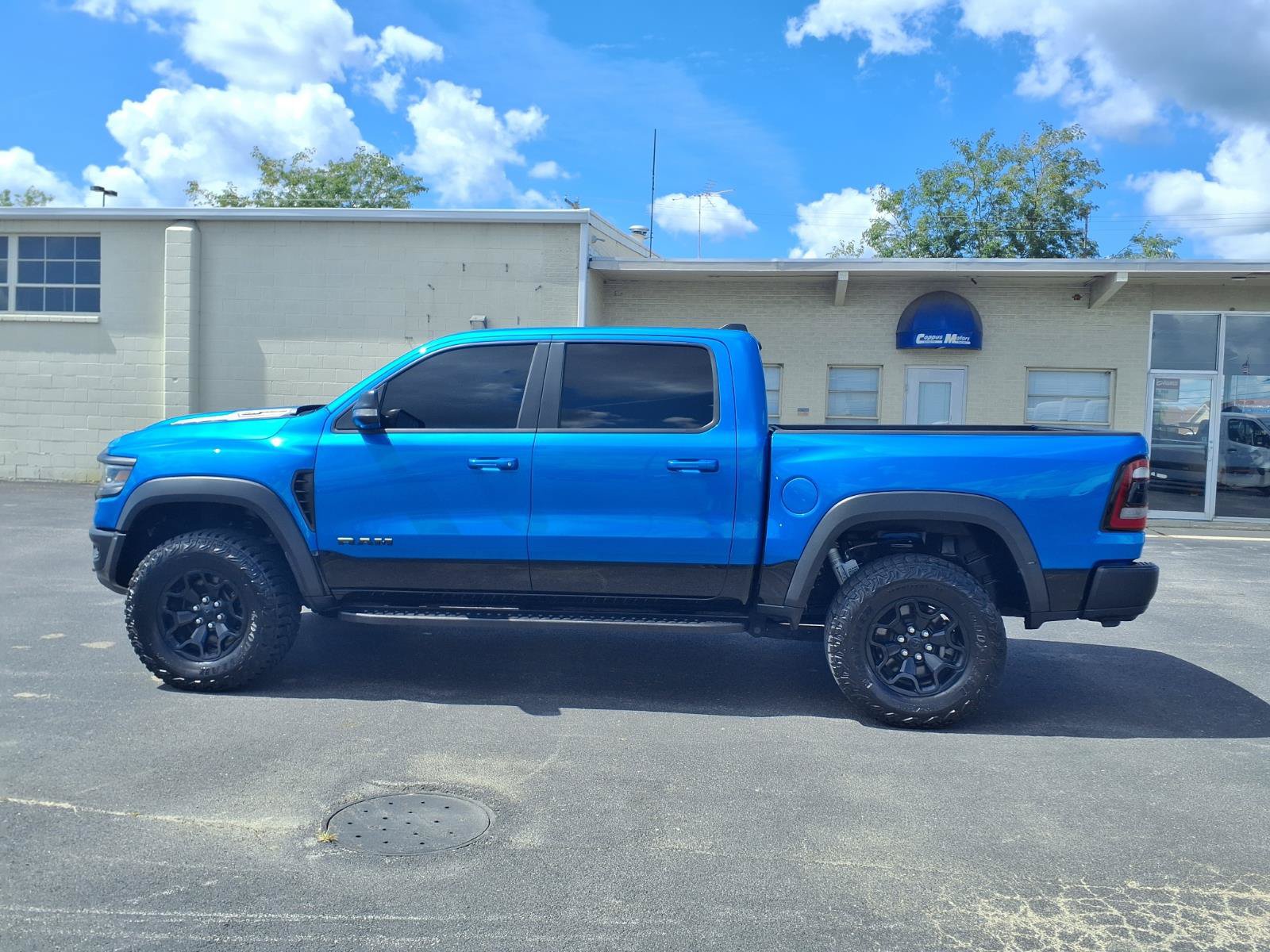 Used 2022 RAM 1500 TRX w/ TRX Level 1 Equipment Group AWD/4WD image 9