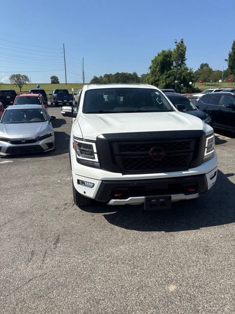 Used 2024 Nissan Titan PRO-4X w/ Pro-4x Convenience Package AWD/4WD image 18