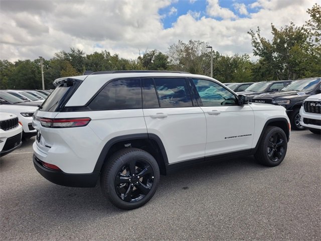 New 2025 Jeep Grand Cherokee Limited image 13