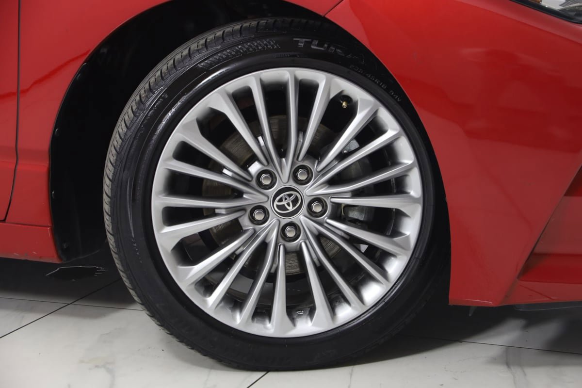 Used 2021 Toyota Avalon Limited w/ Advanced Safety Package FWD image 17