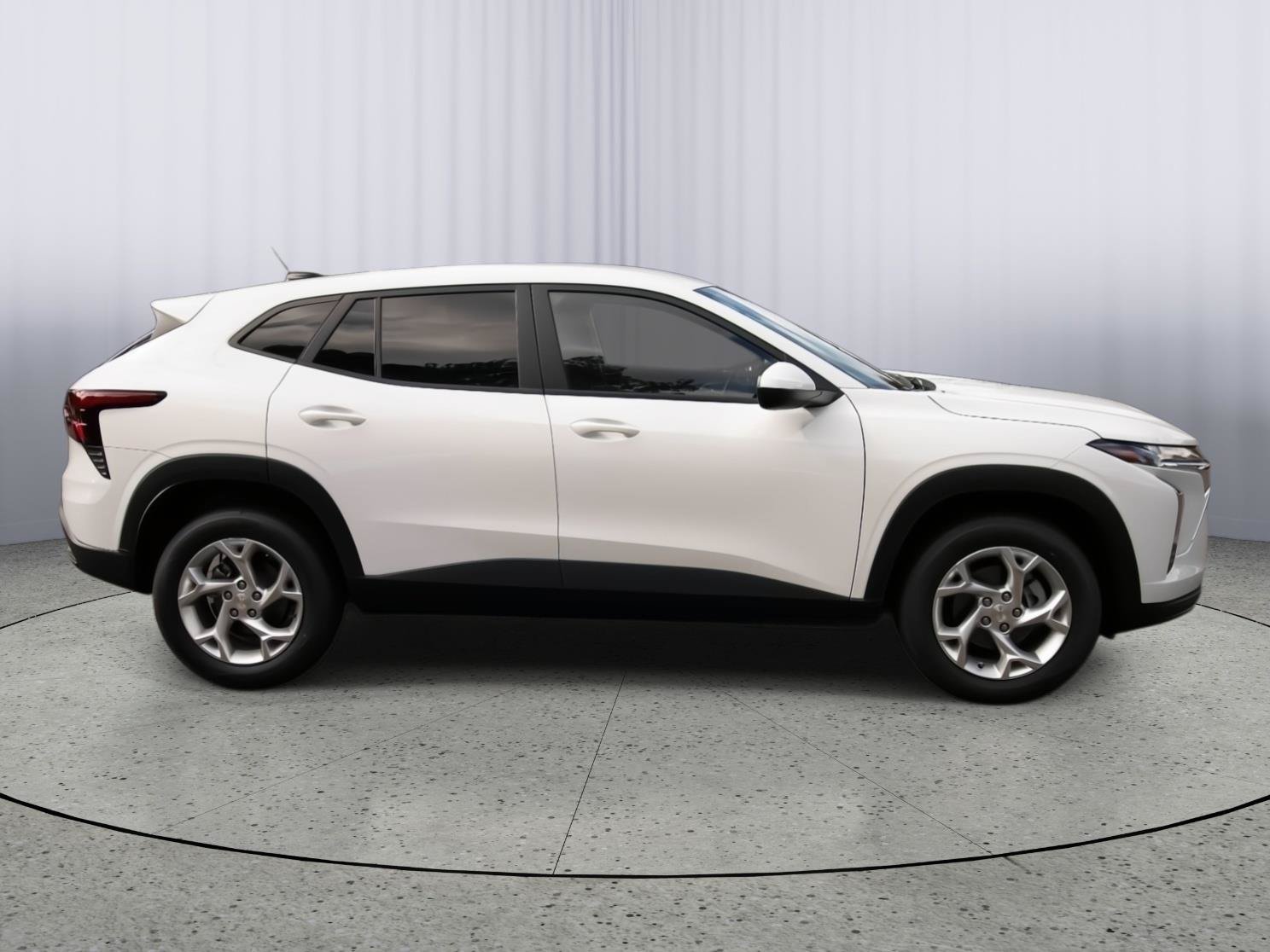 New 2026 Chevrolet Trax LS w/ LS Convenience Package FWD image 9