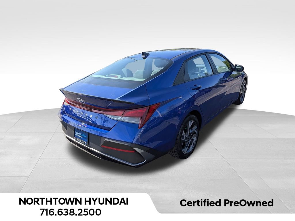 Used 2025 Hyundai Elantra Sport FWD image 13