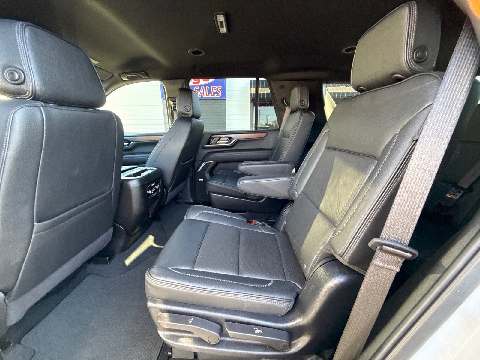 Used 2025 GMC Yukon Denali image 22