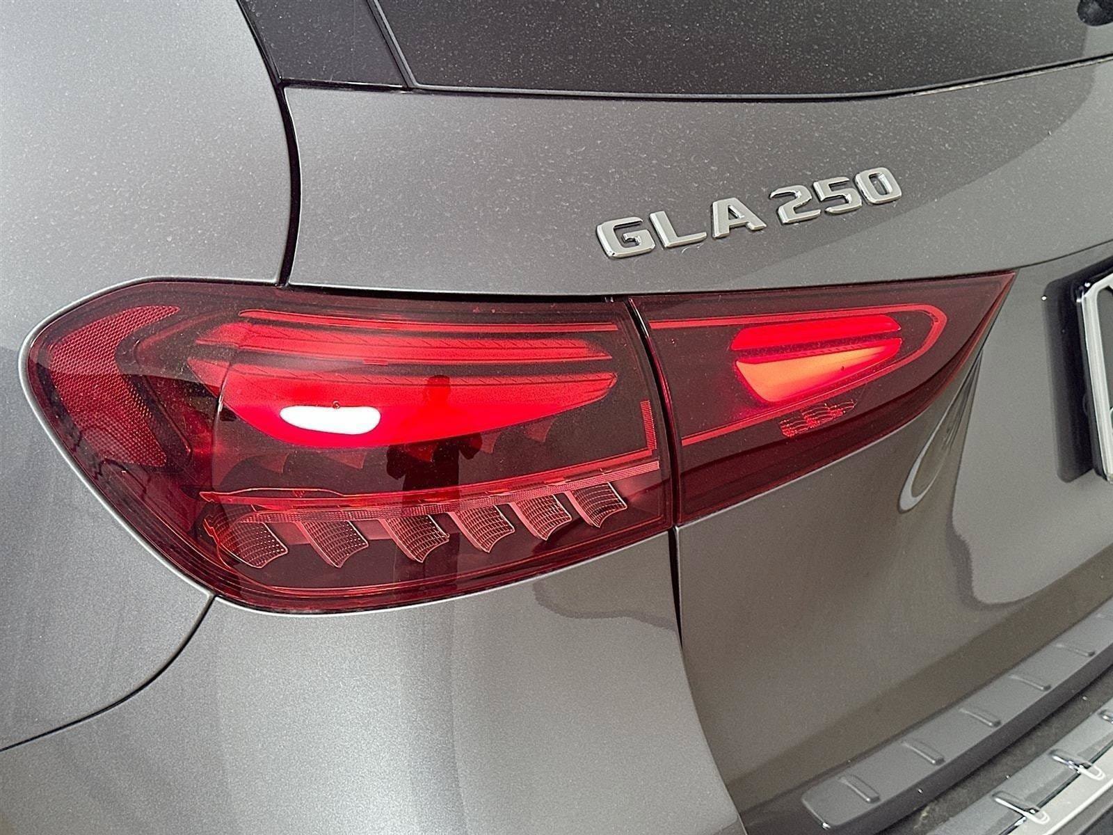 Certified 2026 Mercedes-Benz GLA 250 4MATIC image 41