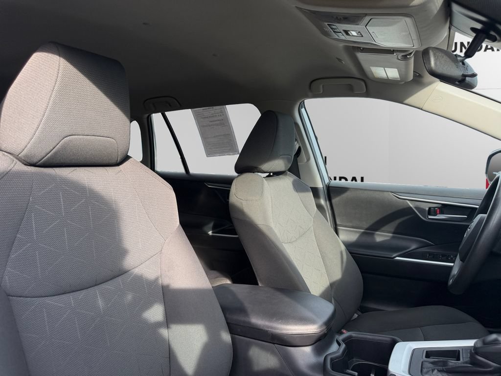 Used 2024 Toyota RAV4 XLE FWD image 13