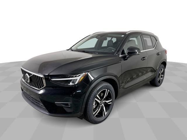 Used 2023 Volvo XC40 B5 Plus