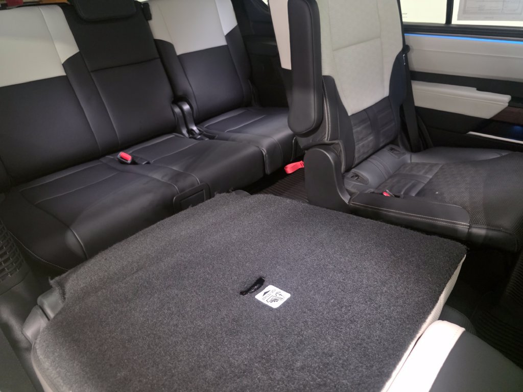 Used 2024 Toyota Sequoia Capstone AWD/4WD image 13