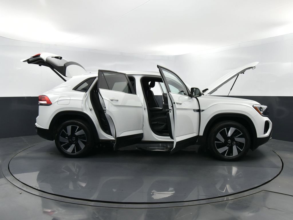 Used 2024 Volkswagen Atlas Cross Sport SE FWD image 51