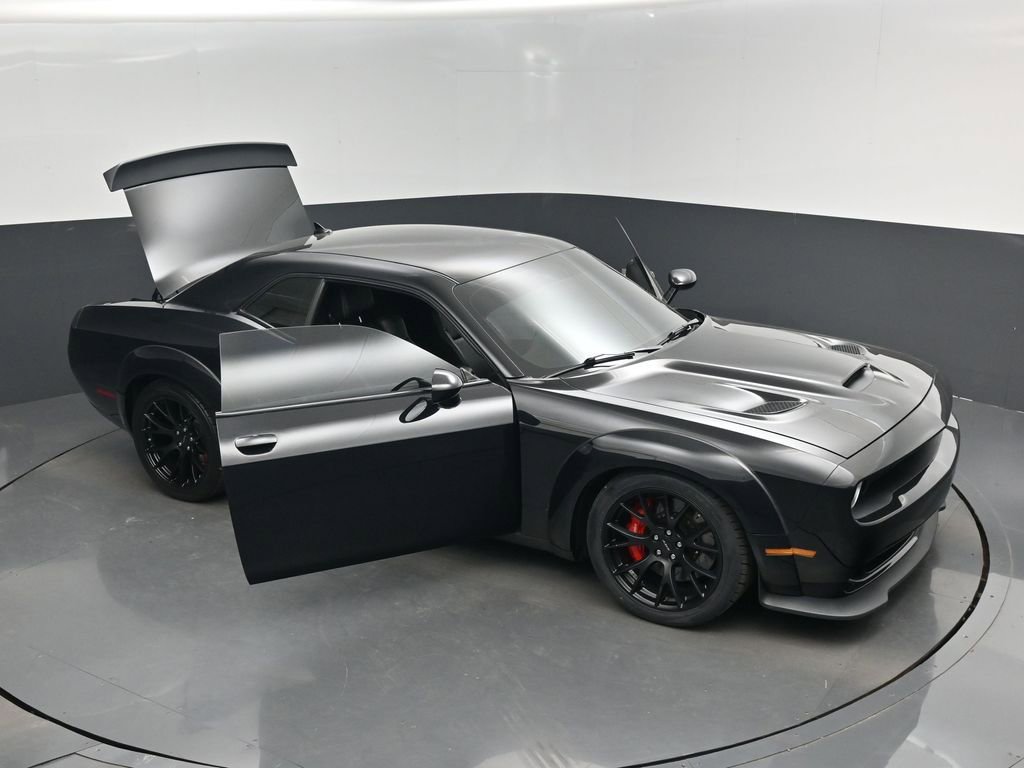 Used 2015 Dodge Challenger SRT Hellcat RWD image 19