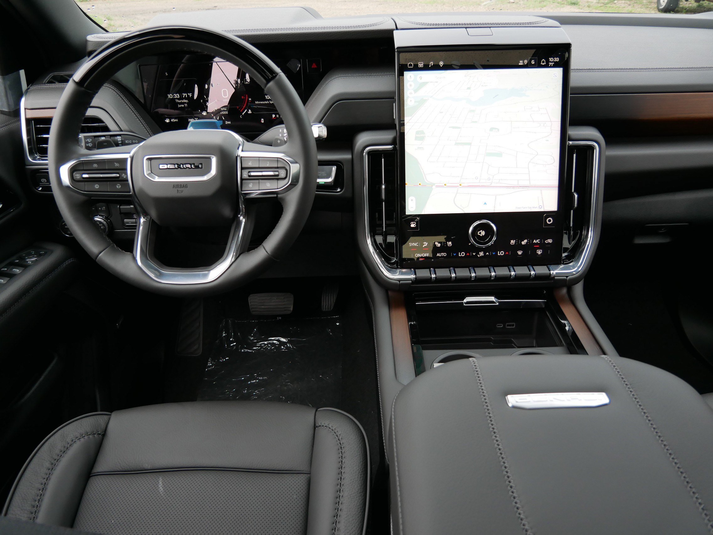 New 2026 GMC Yukon Denali w/ Denali Reserve Package AWD/4WD image 14