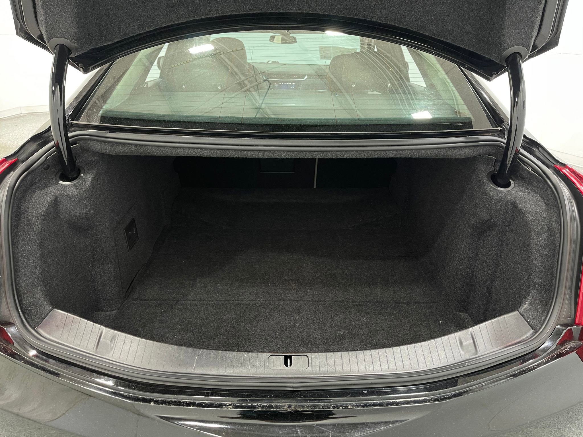 Used 2017 Cadillac XTS Luxury FWD image 25