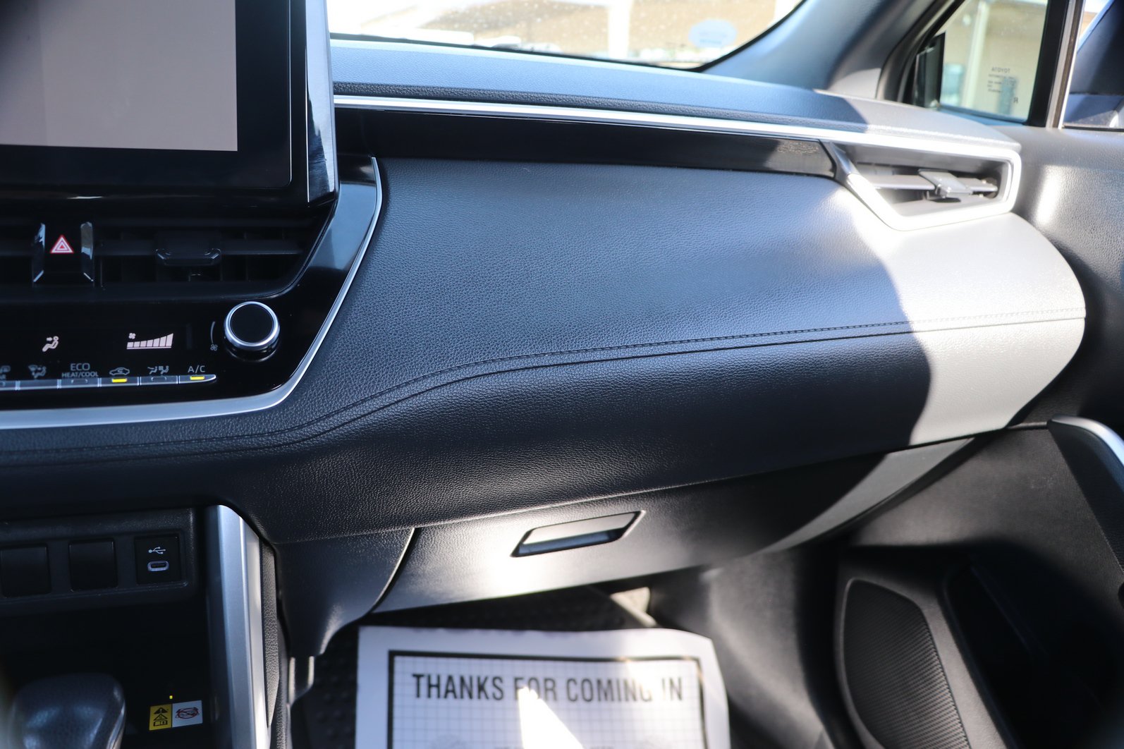 Used 2023 Toyota Corolla Cross AWD Hybrid image 27