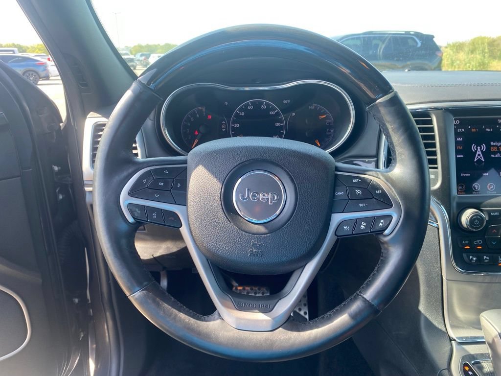 Used 2018 Jeep Grand Cherokee Overland RWD image 16