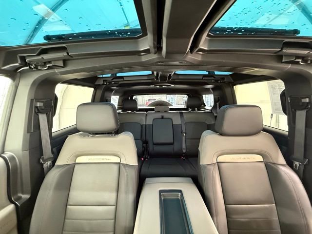 Used 2025 GMC Hummer EV 2X w/ LPO, Roof Cross Rail Package image 31