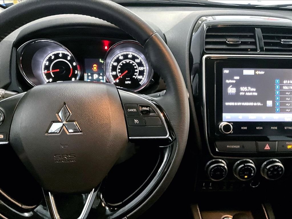 Used 2025 Mitsubishi Outlander Sport SE AWD/4WD image 24
