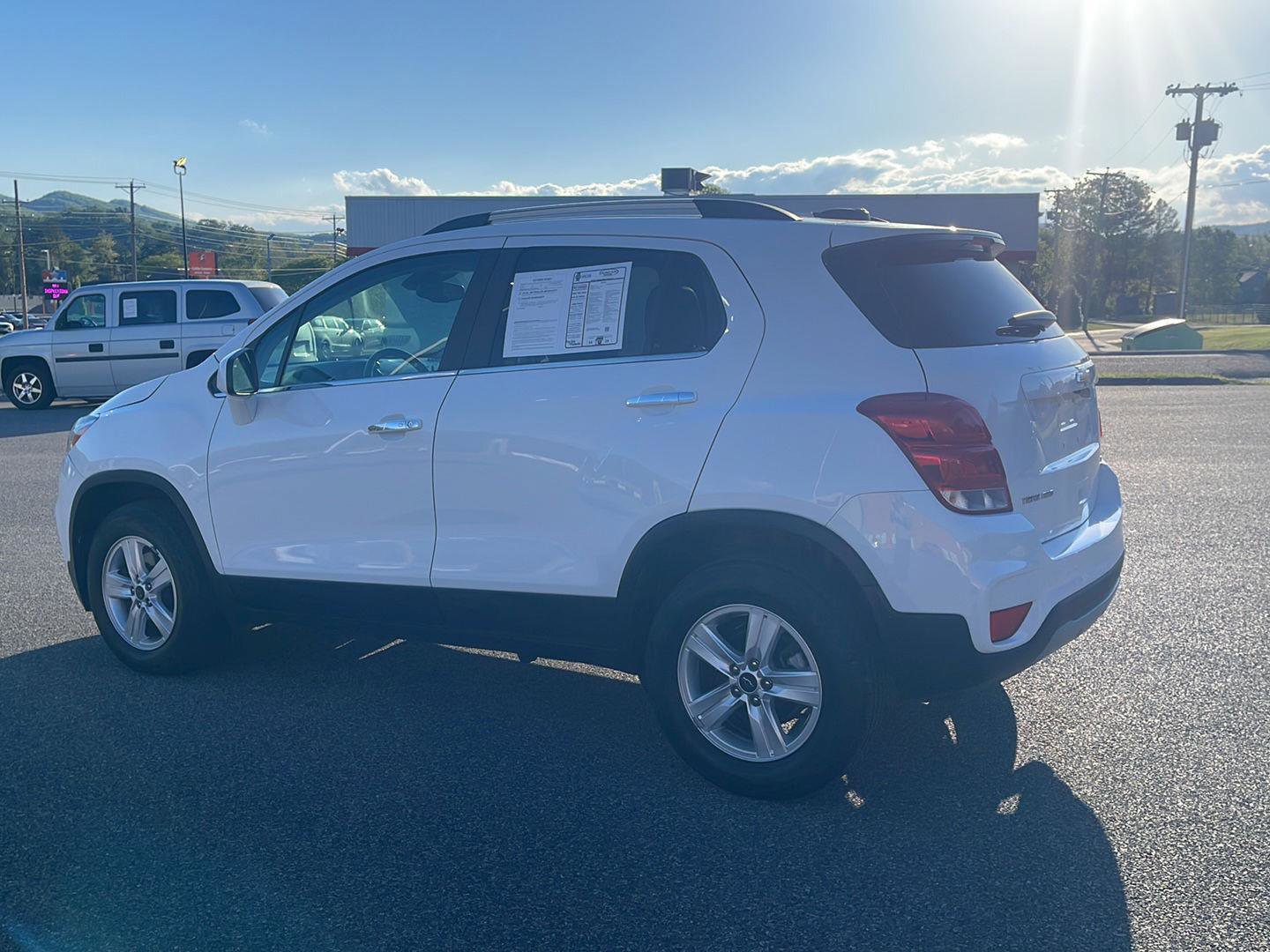Used 2020 Chevrolet Trax LT w/ LT Convenience Package AWD/4WD image 5