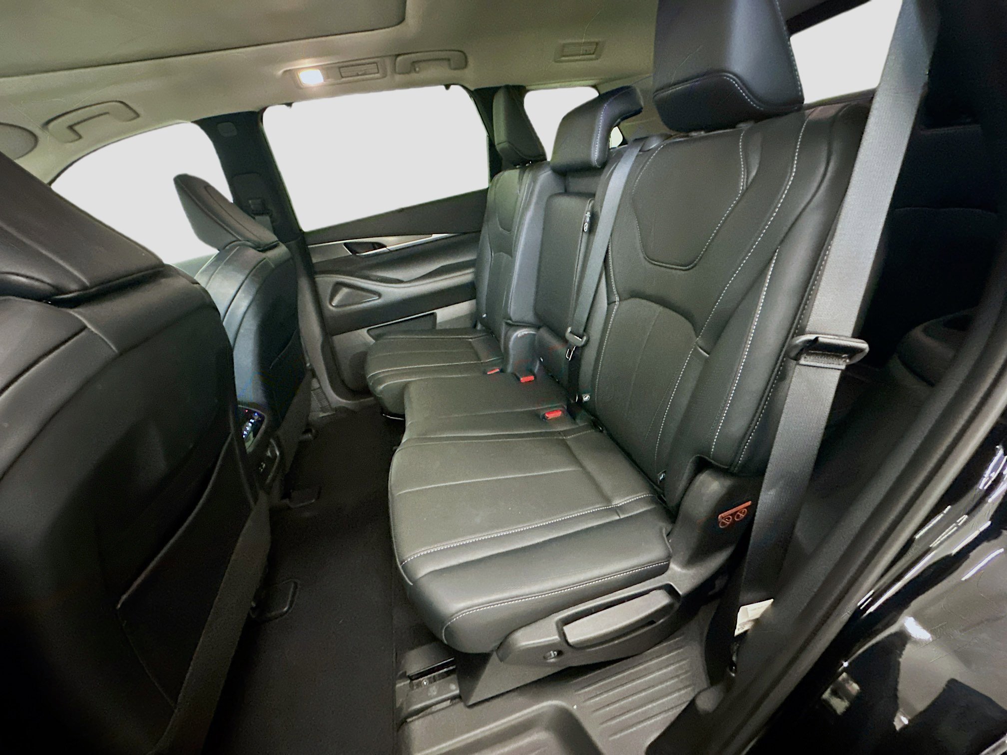 Used 2023 INFINITI QX60 Luxe w/ Cargo Package AWD/4WD image 30