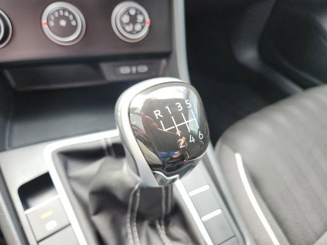 Used 2024 Volkswagen Jetta Sport image 28