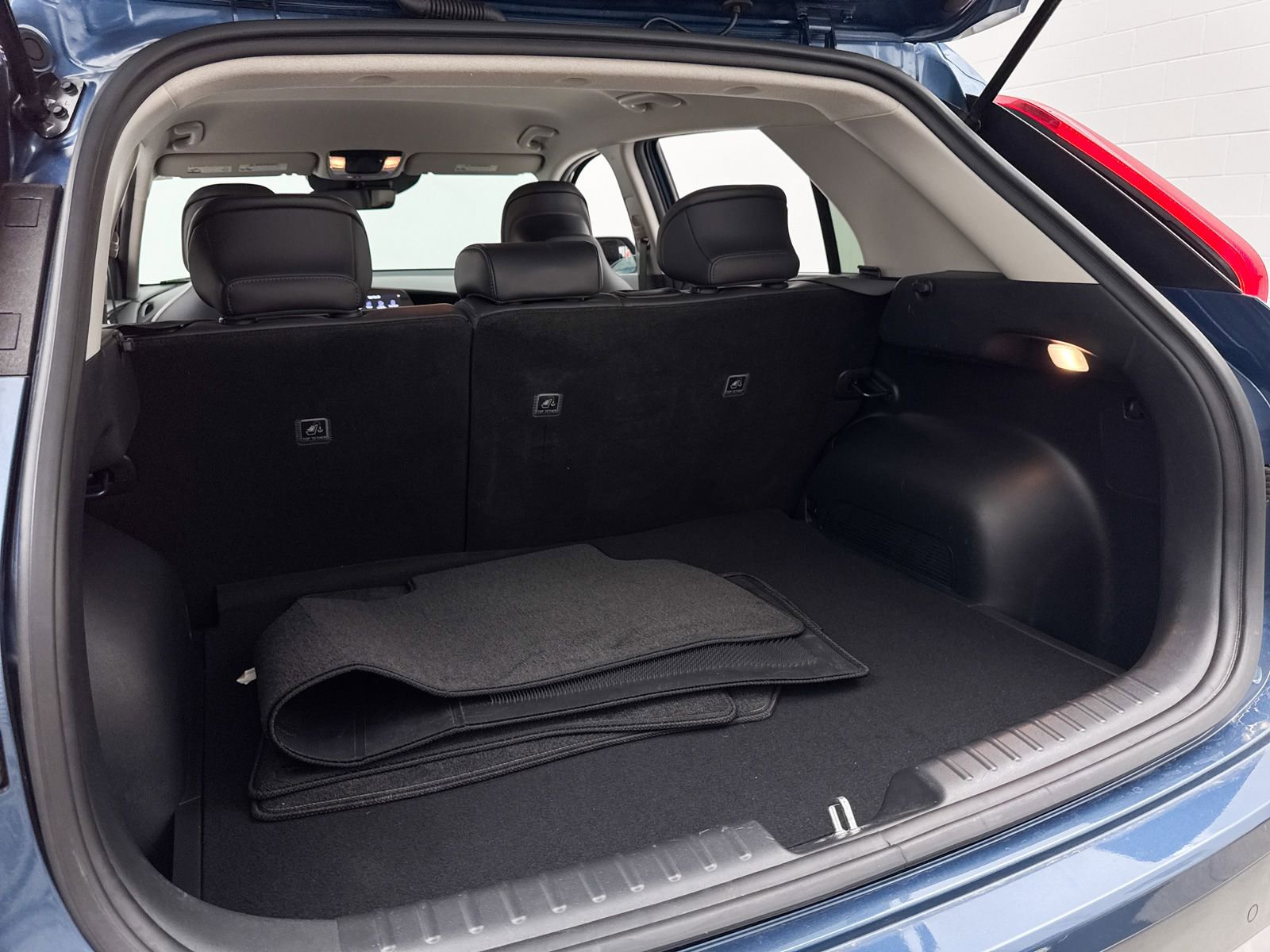 Certified 2024 Kia Niro EX Touring image 32