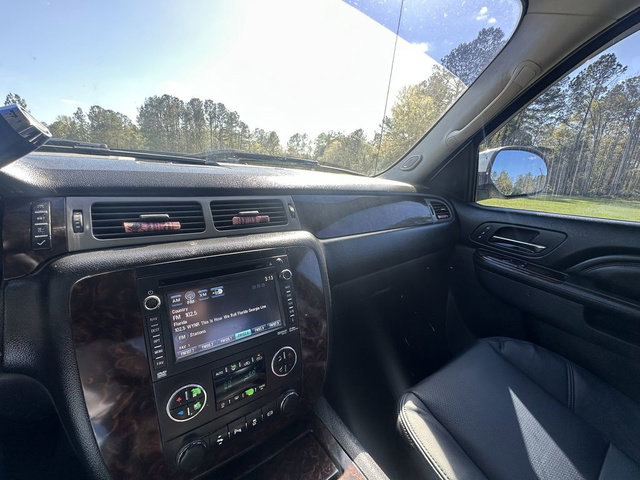 Used 2013 GMC Sierra 2500 Denali w/ Suspension Package, Off-Road image 13