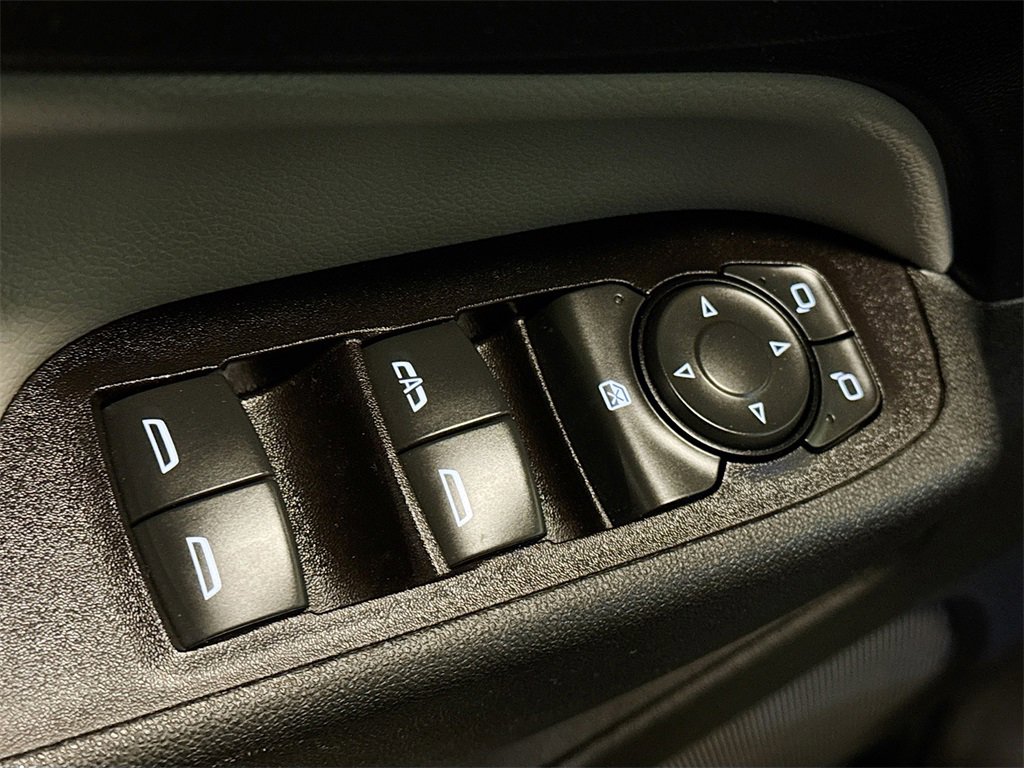 Used 2021 Chevrolet Equinox LS image 16