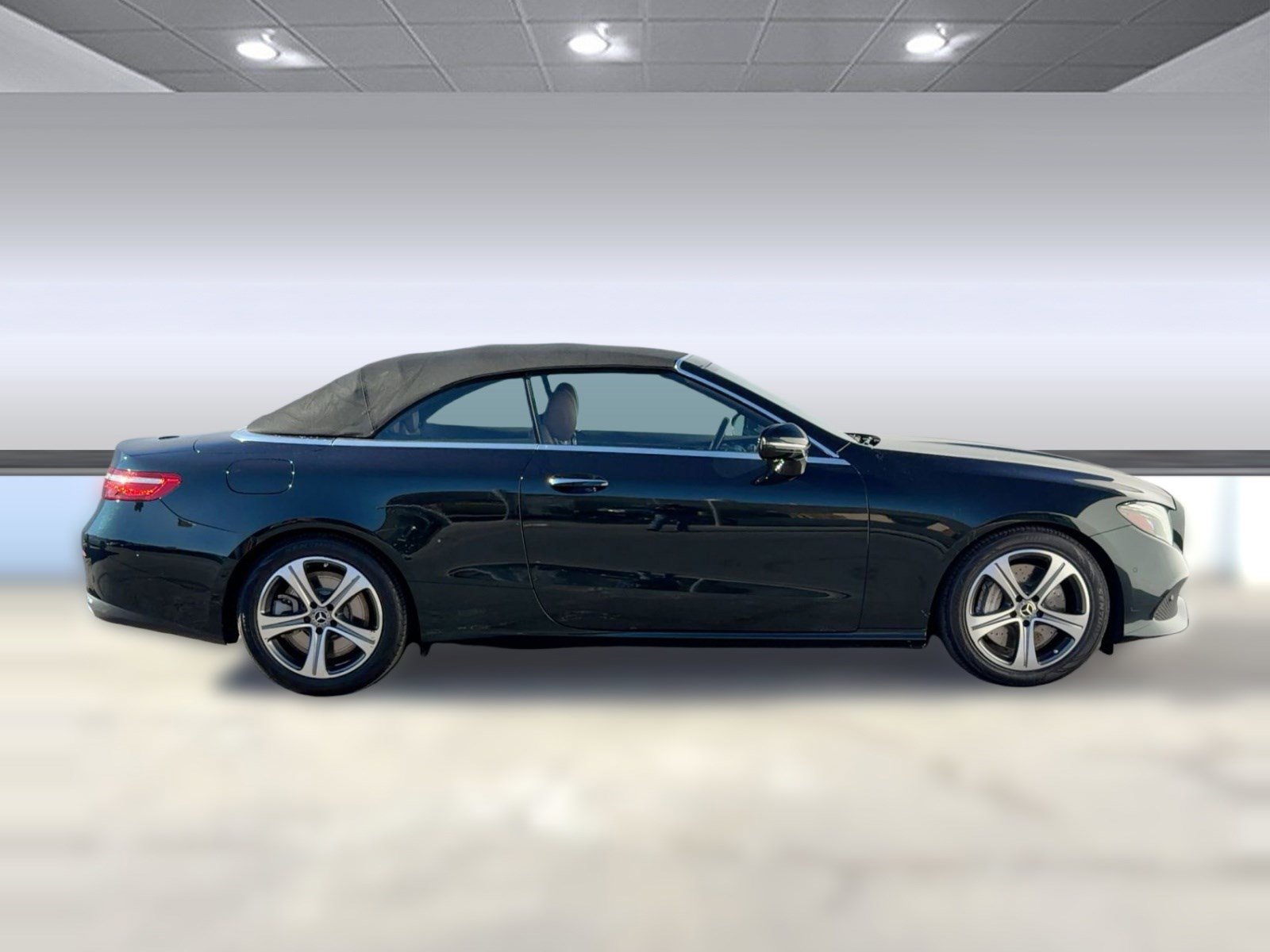 Used 2018 Mercedes-Benz E 400 E 400 image 6