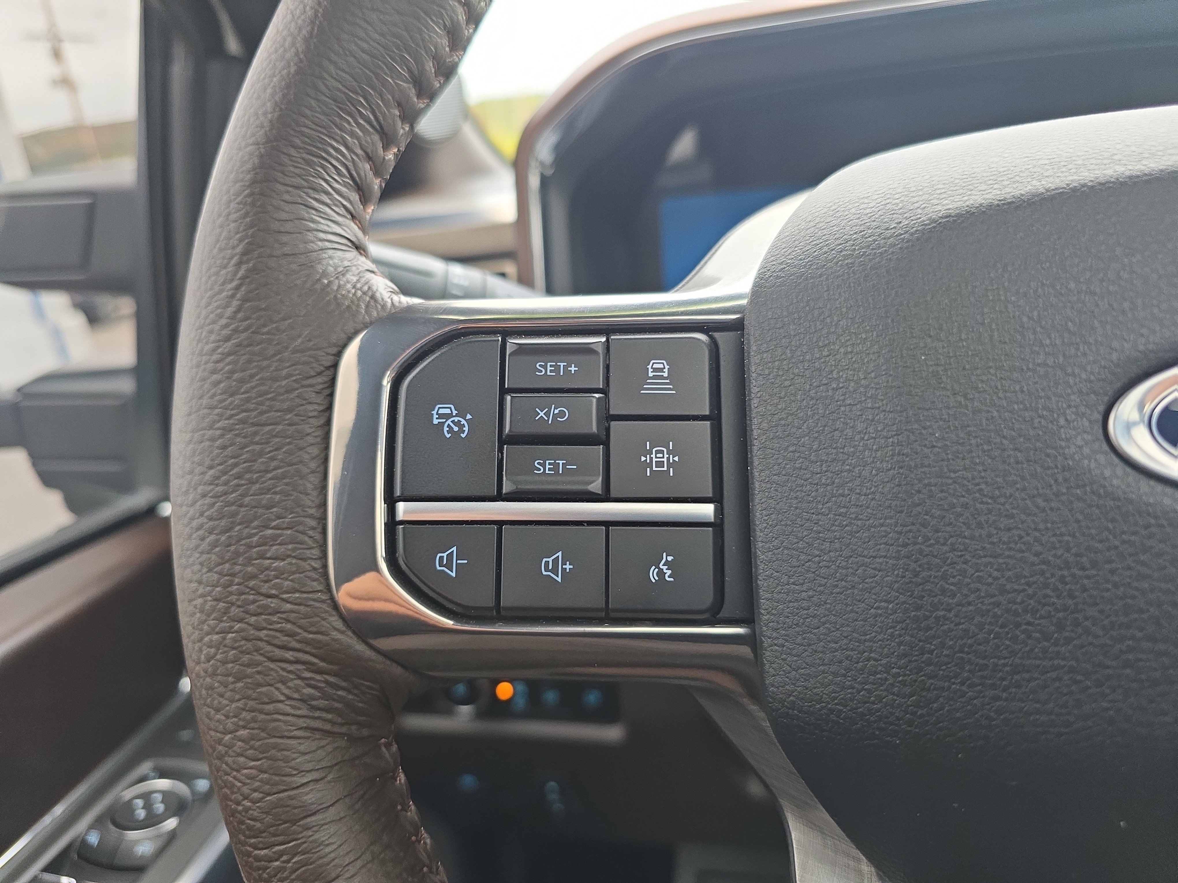 Used 2025 Ford F450 King Ranch w/ Chrome Package image 23