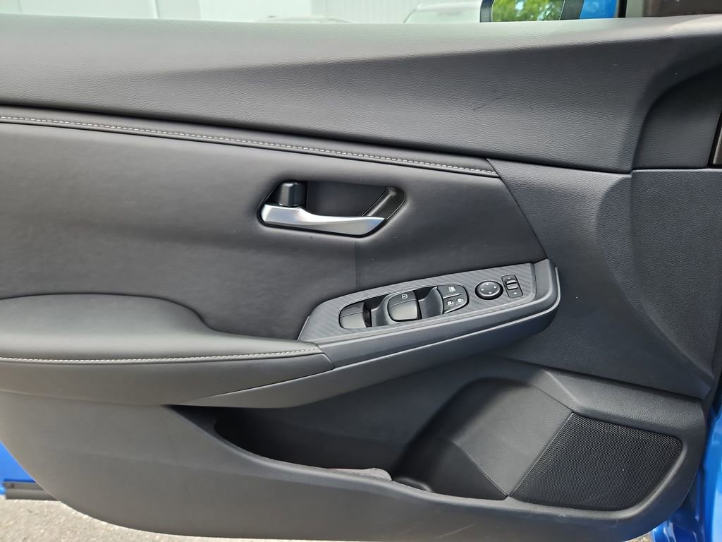 Used 2025 Nissan Sentra SV FWD image 24