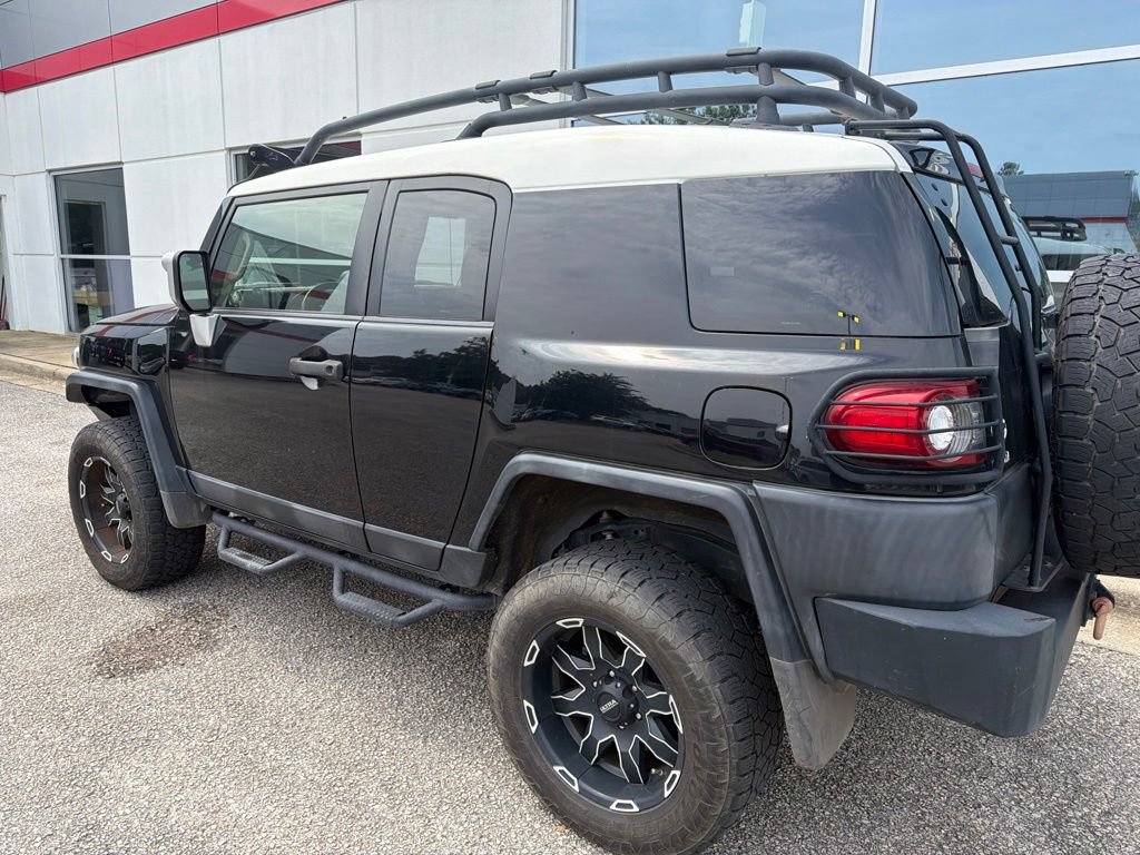 Used 2014 Toyota FJ Cruiser 4WD w/ Upgrade Package image 2