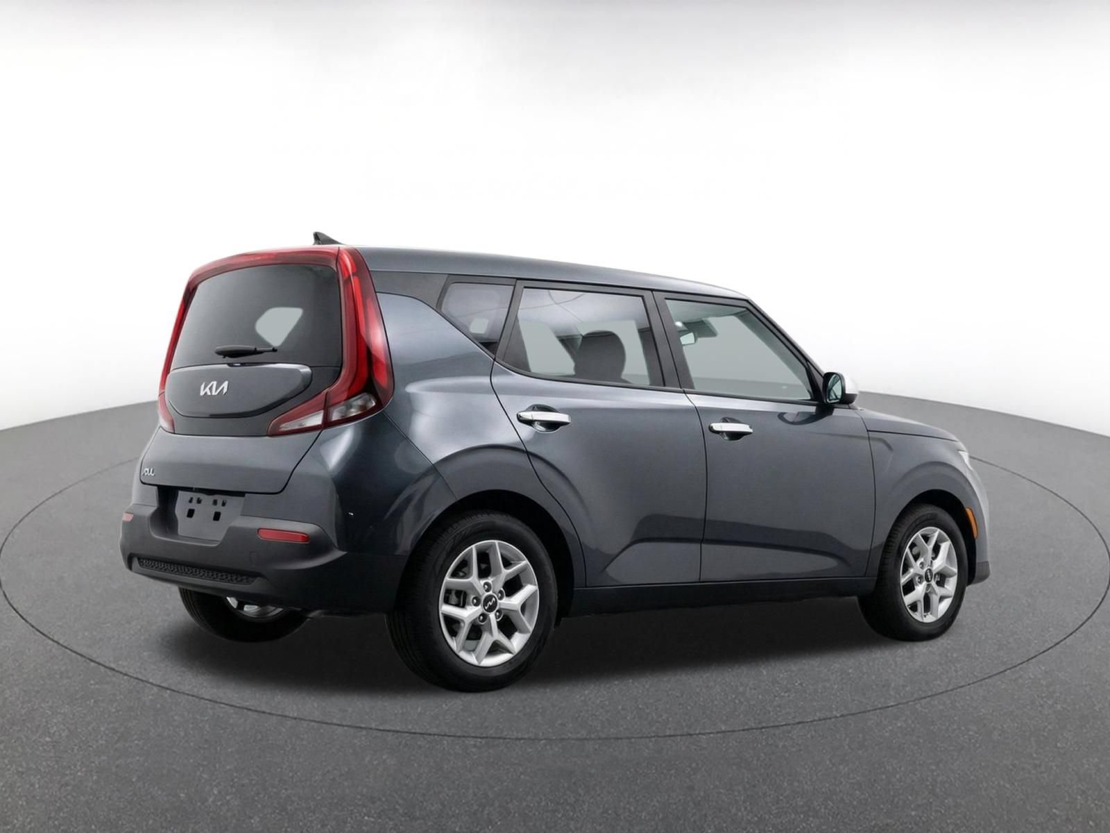 Used 2025 Kia Soul LX w/ LX Technology Package FWD image 8