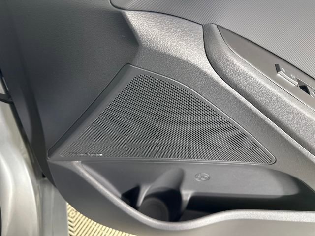 Used 2020 Hyundai Ioniq Limited image 29