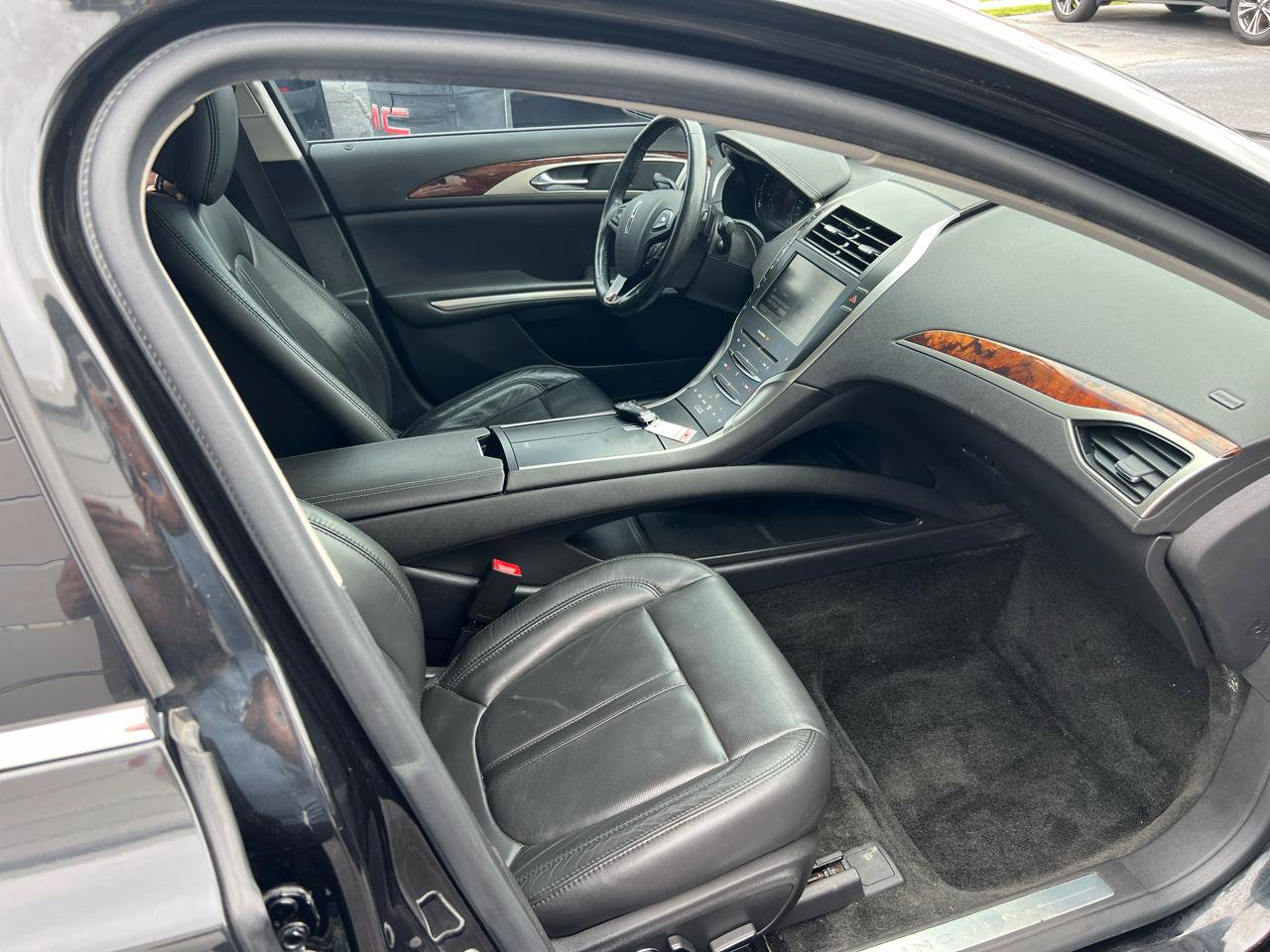 Used 2013 Lincoln MKZ FWD image 9