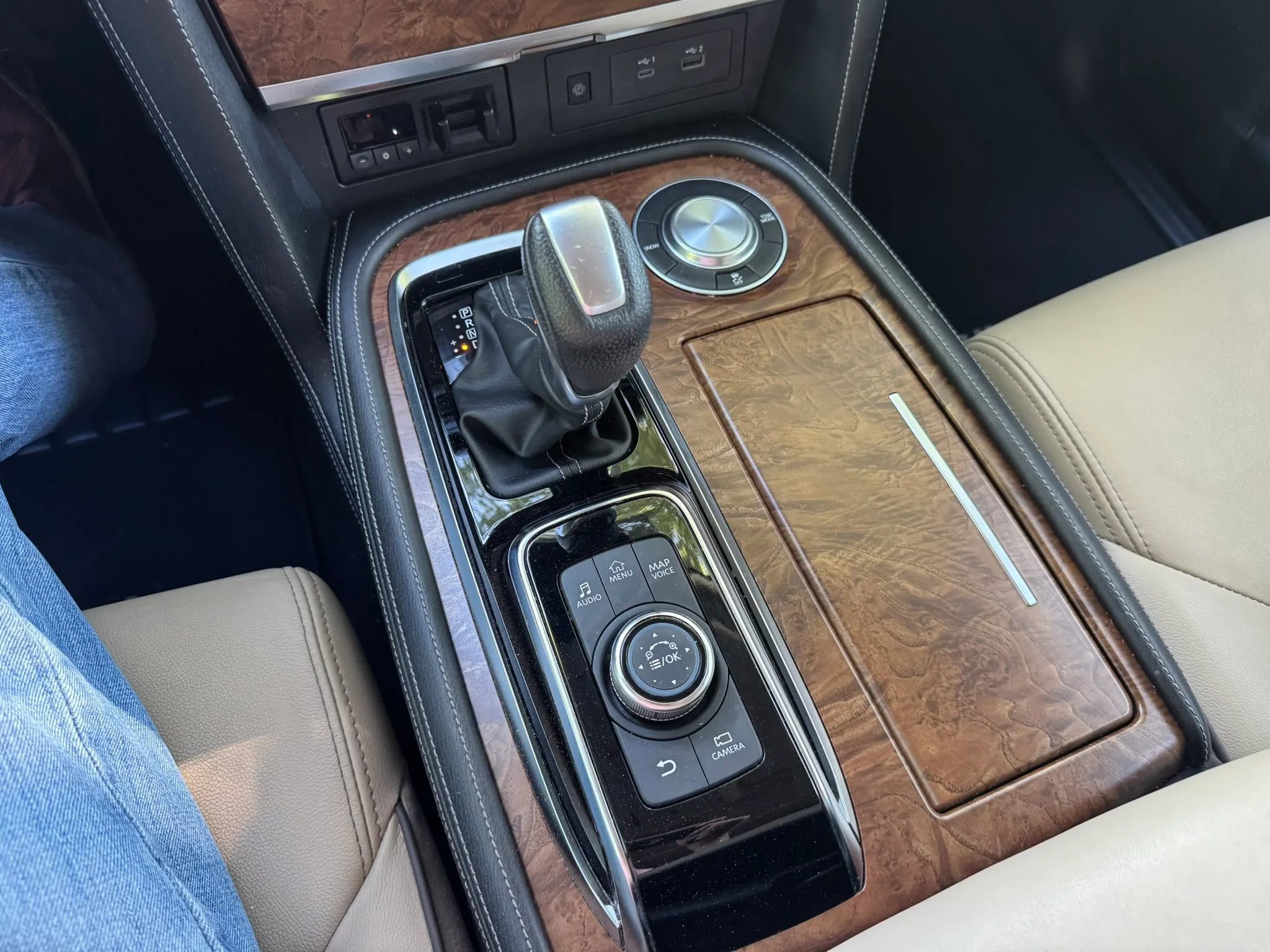 Used 2023 Nissan Armada SL w/ Captain's Chairs Package RWD image 31