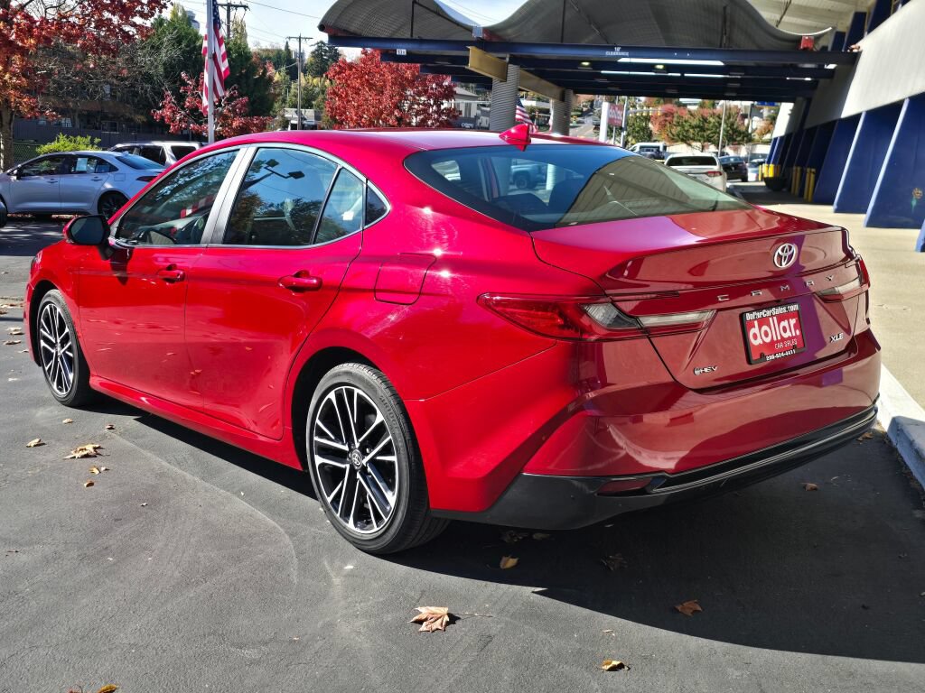 Used 2025 Toyota Camry XLE FWD image 7