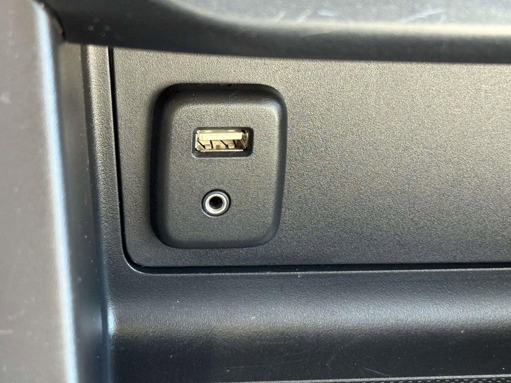 Used 2016 Chevrolet Colorado Z71 AWD/4WD image 28
