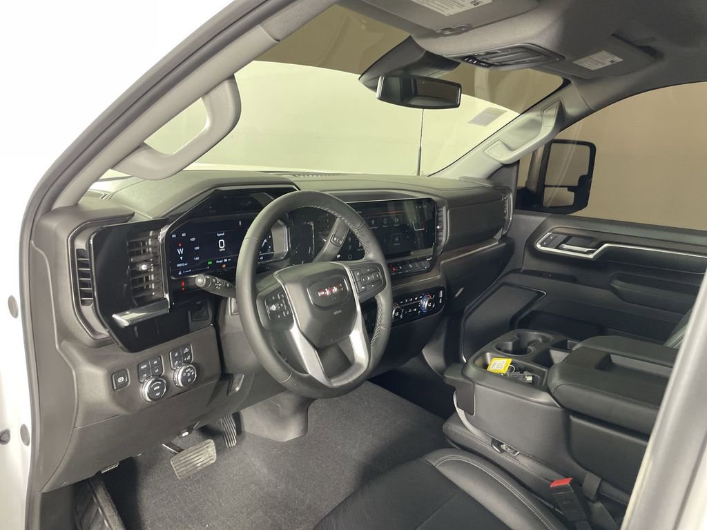 Used 2025 GMC Sierra 2500 SLT image 10
