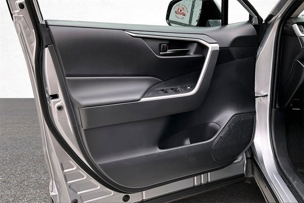 New 2025 Toyota RAV4 LE image 17