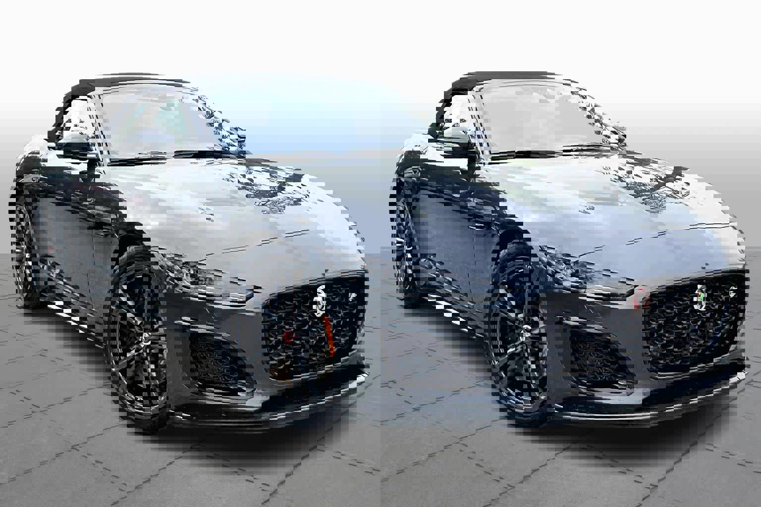 Used 2023 Jaguar F-TYPE R image 3