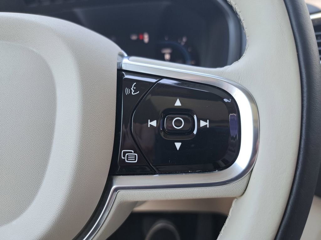 Used 2023 Volvo XC90 T8 Ultimate w/ Protection Package Premier image 17